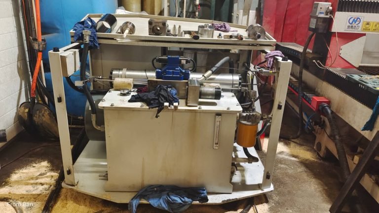 Water jet cutting machine maintenance